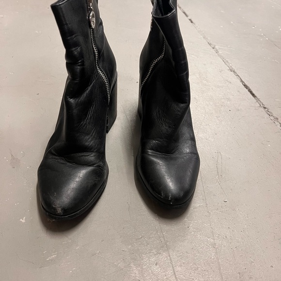 Black leather ankle boots - Picture 4 of 5